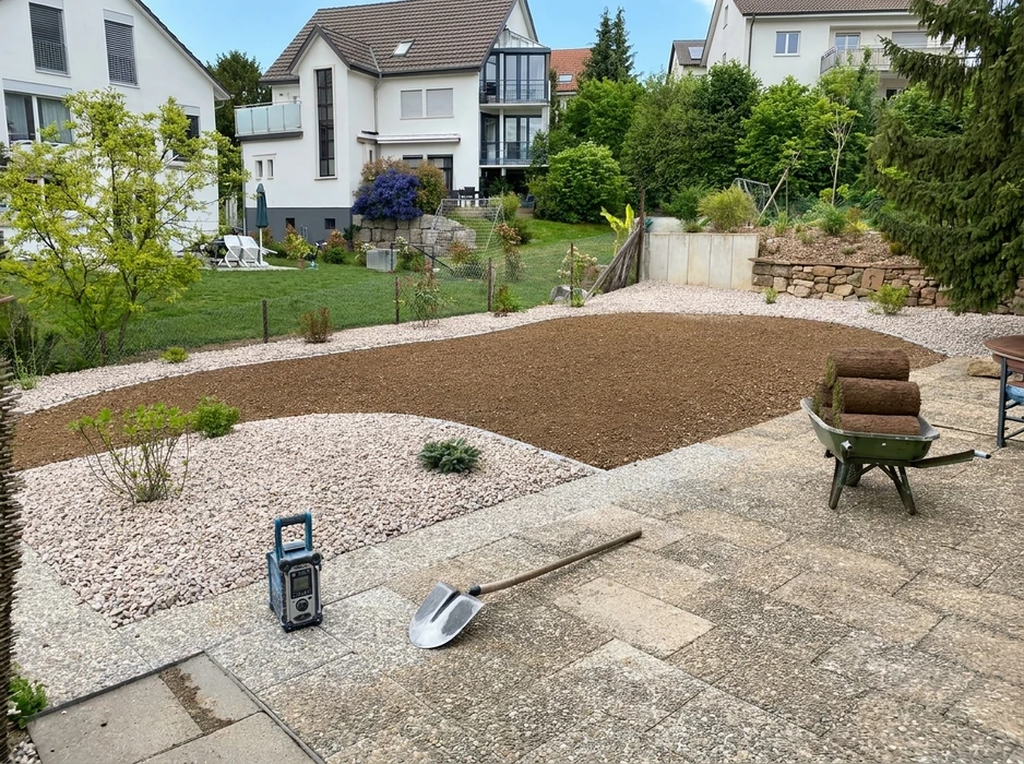 Jardin résidentiel en cours d'aménagement paysager